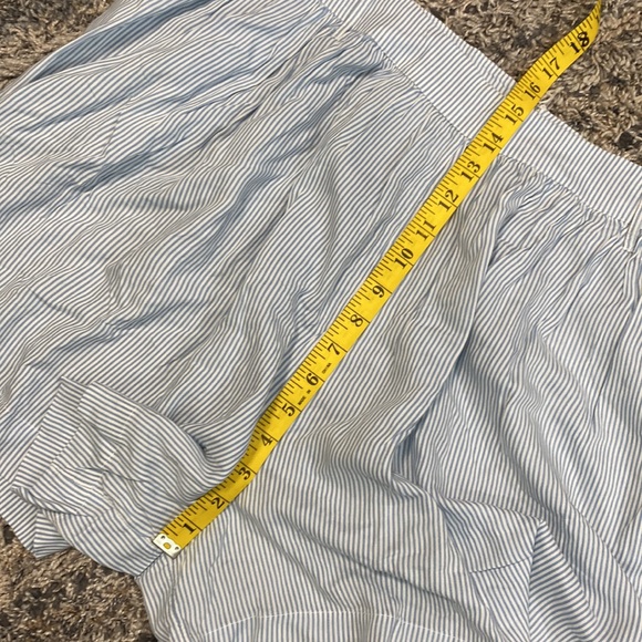 Crown and ivy blue and white pinstripe 100% rayon shorts size 16 4 inch inseam - Picture 7 of 9